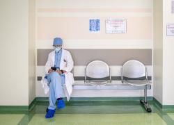 Vaccino obbligatorio, Lancet: "Gli operatori sanitari guariti dal Covid esentati"