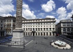 Gossip nei palazzi del potere: chi è il "potente" con la nuova fiamma?