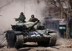 Ucraina, “l’italiana Parpas vende macchinari per tank a Mosca aggirando le sanzioni”: l'azienda smentisce accuse da Usa