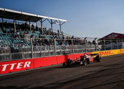 Gp Miami 2022, prima fila Ferrari: Leclerc pole davanti a Sainz