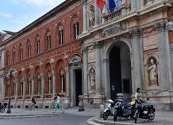 Milano, studentessa riservista israeliana richiamata a Tel Aviv, la Statale annulla tre esami: "Obbligatoria la presenza", Udu: "Stop a favori pro-Israele"