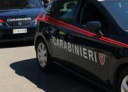 Trento, donna violentata e accoltellata in casa da tunisino di 30 anni, arrestato dai carabinieri per violenza sessuale, lesioni aggravate e rapina