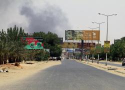 Port Sudan, atterrato il primo volo di aiuti umanitari. Riprendono i combattimenti a Khartoum 