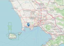 Terremoto Campi Flegrei, scossa di magnitudo 4.0, linee ferroviarie e metro sospese, crollato un costone di roccia a Bacoli