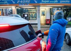 Catania, figlia di 4 anni dimenticata in area di servizio e ritrovata dalla polizia, mamma accusata di abbandono di minore