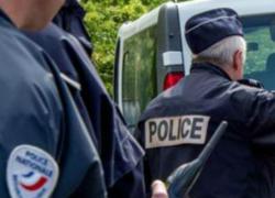 Francia, 16enne turco morto dopo scontro con auto polizia, inseguito mentre impennava in moto, timore nuovo "caso Nahel"