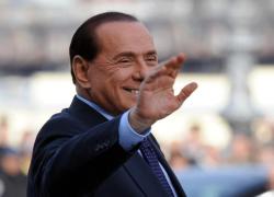 Berlusconi, Olgettine sfrattate e stop all'assegno mensile da 2.500 euro che il cav versava a 20 di loro da 11 anni per "risarcirle" dei danni morali subiti
