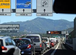 Esodo estivo, bollino nero sabato 2 agosto, oltre 13mln di veicoli in viaggio nel weekend, traffico intenso sulle principali autostrade