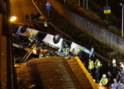 Strage del bus a Mestre, pm: "Lo sterzo del mezzo si è rotto per un perno ammalorato, barriere stradali vecchie e maltenute"