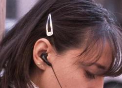 Cuffie e cancro, tornate ad ascoltare musica e audio senza cuffie: trovate sostanze chimiche che generano il cancro in tutte le marche diffuse in commercio