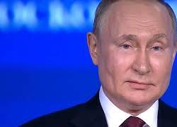 Putin, il discorso a San Pietroburgo: "Ue ha perso sovranità economica e politica" - VIDEO 