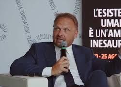 Lollobrigida: "In Italia i poveri spesso mangiano meglio dei ricchi", la frase "decontestualizzata" al meeting a Rimini - VIDEO