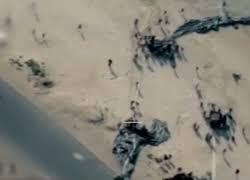 Aiuti umanitari a Gaza dagli Usa, il lancio col paracadute dei pacchi con più di 38mila pasti - VIDEO