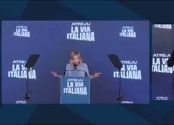 Meloni ad Atreju: "A Elly Schlein si inceppa la lingua quando deve dire la parola Stellantis, sinistra non difende lavoratori" - VIDEO