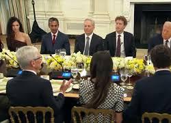 Trump e Melania ricevono capi Big Tech. Ci sono Zuckerberg e Bill Gates, manca Elon Musk