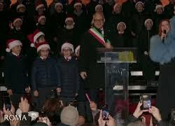 Gualtieri accende l'albero di Natale a Piazza del Popolo e le luminarie di via del Corso