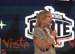 Meloni accoglie Abu Mazen sul palco di Atreju: "Sua presenza fa giustizia di tante bugie su di noi"