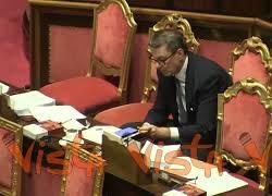 Discussione in Aula sulla manovra, il Ministro Giorgetti ascolta gli interventi dei Senatori
