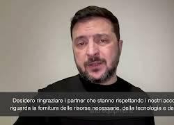 Guerra Ucraina, Zelensky: "Ringraziopartner che ci aiutano a difenderci, inclusa Italia"
