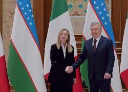 Meloni in Uzbekistan ricevuta da Presidente Mirziyoyev. Conclusa a Tashkent la missione in Asia