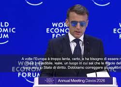 Macron a Davos: L'Europa &egrave; lenta, ma preferiamo il rispetto ai bulli