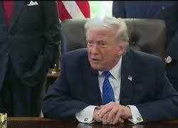 Trump ad una giornalista di ABC News: Sei rumorosa, ABC fake news, una delle peggiori testate