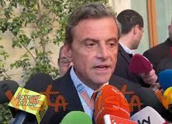 Calenda: "Trump &egrave; un asset di Putin, Meloni non tenga piedi in due scarpe"