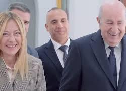 Meloni arriva al palazzo presidenziale ad Algeri per incontro col Presidente algerino Tebboune