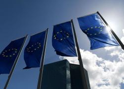 Bce, gravi rischi per l'economia: allarme Italia per il deficit