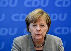 Covid vaccino, Merkel: "Sì ad accordi Sputnik V se approvato dall'Ema"