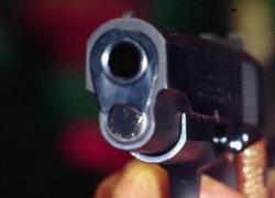 Usa, uomo spara sulla folla a un party: ucciso da una donna armata