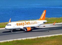 Coronavirus, EasyJet taglia il 30% dei posti di lavoro: effetto Covid