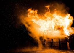 Minneapolis, continuano le proteste: incendiato un commissariato