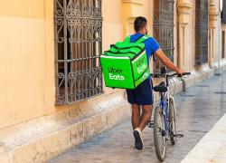 Uber Italy commissariata: caporalato sui rider