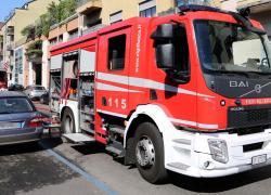 Covid, bottiglie incendiarie a Brescia contro centro vaccini