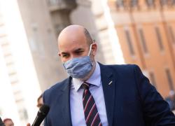Crisi di governo, Crimi (M5s): "Scelta incomprensibile di Renzi"