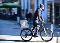 La Gig economy sta distruggendo il valore della ristorazione, a cominciare dal piccolo imprenditore, le cui sofferenze sono invisibili