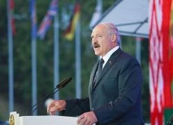 Bielorussia, manifestazione dell'opposizione. Putin offre assistenza a Lukashenko. Tikhanovskaya: "Pronta ad agire da leader"