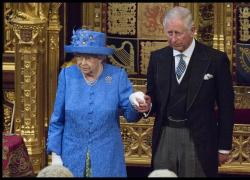 Regina Elisabetta pronta a lasciare, ma il trono non andrà a William e Kate Middleton: rumors