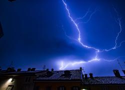 Meteo, ad agosto 12 tempeste al giorno tra grandinate, bombe d'acqua e tornado