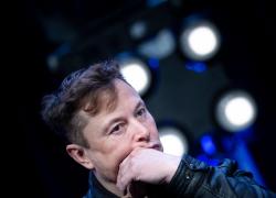 Elon Musk, ammissione choc su Twitter: "X potrebbe fallire, problema tecnico cancella foto postate prima del 2014"