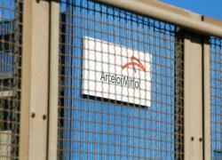 ArcelorMittal, ancora tensioni e proteste: oggi i sindacati decidono. Cisl: 'Situazione esplosa'