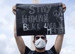 Black Lives Matter: al via il processo all'agente che uccise Floyd