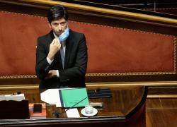 Coronavirus, Speranza: 'Oltre 100mila tamponi al giorno. Test salivari in arrivo'