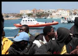 Immigrazione, sbarchi triplicati e costi alle stelle: disastro 2020