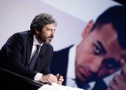 Referendum, scontro nel M5s sui ribelli del No: otto a rischio espulsione. E' crisi?