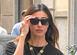 Belen Rodriguez indossa la maglia di Antonino e i fan insorgono: "Sei una donna bufala"