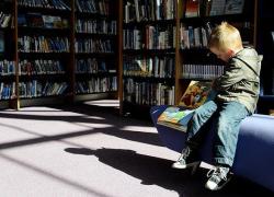 'Io vuole imparare italiano bene', scoppia la bufera su un manuale delle elementari: 'E' razzista'