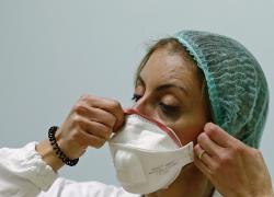 Coronavirus, Bassetti: 'Stop corsa ai tamponi, ecco cosa fare'