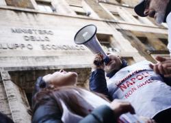 Napoli, Whirlpool ai dipendenti: 'Chiusura dal 1 novembre'